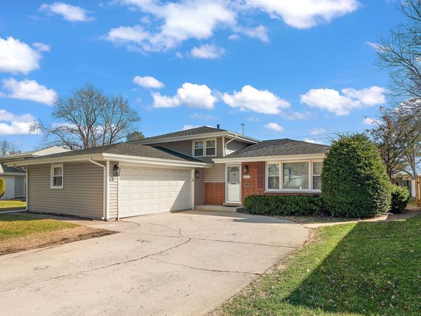 9313 W 147th Street, Orland Park, IL 60462