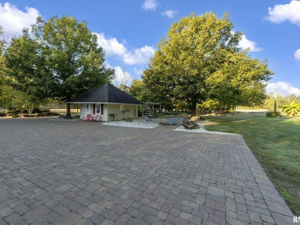 1810 Berryville Road , Jonesboro, IL 62952