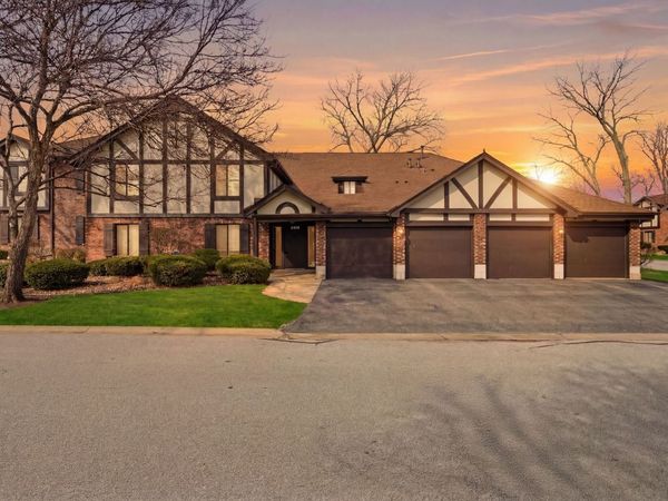 8216 Mulberry Court , Unit 8A, Palos Hills, IL 60465