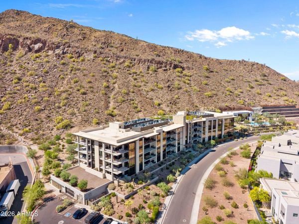5000 N CAMELBACK RIDGE Drive, Unit 208, Scottsdale, AZ 85251