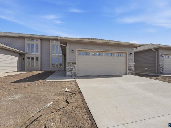 6123 S Bison Pl, Sioux Falls, SD 57108