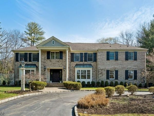 3 Denman Ct, Millburn, NJ 07078