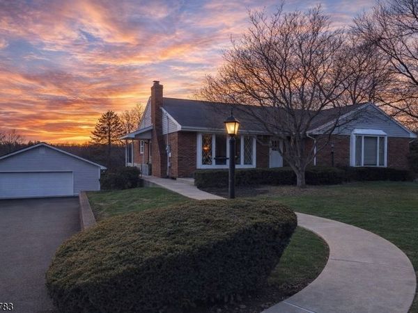 831 Uniontown Rd, Lopatcong, NJ 08865