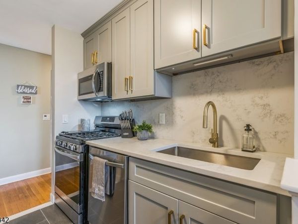 605 Grove St, Clifton, NJ 07013