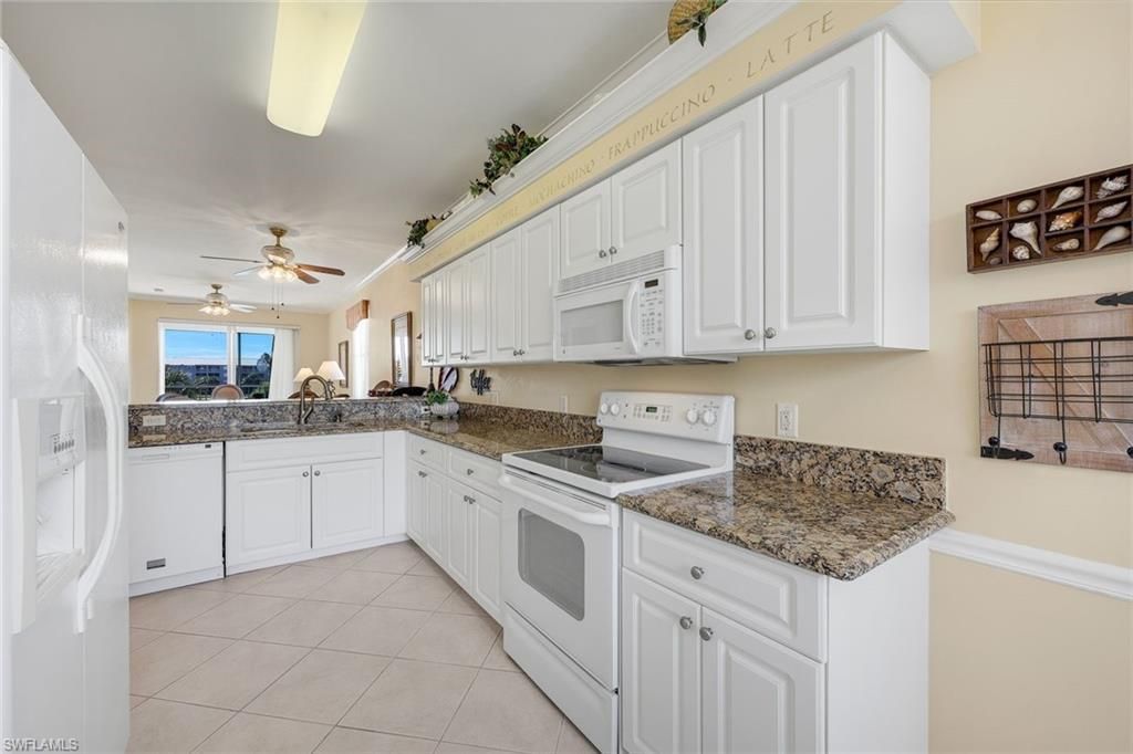 16615 Lake Circle Dr, Unit 438, Fort Myers, FL 33908 Photo