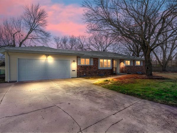 126 Broadmoor Circle, Ames, IA 50010