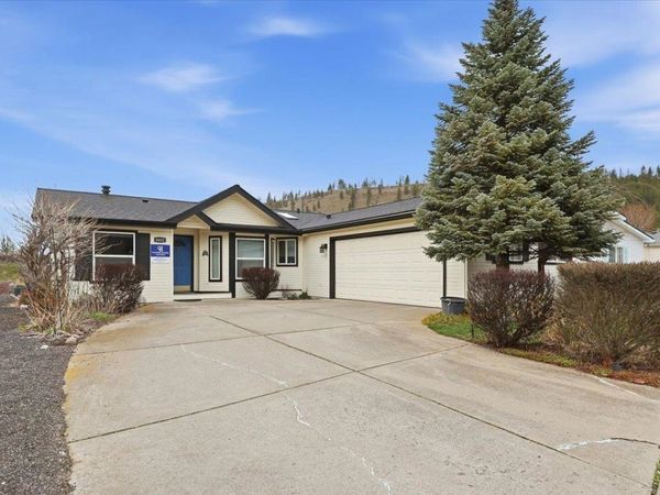 4402 S Sunny Creek Cir, Spokane, WA 99224