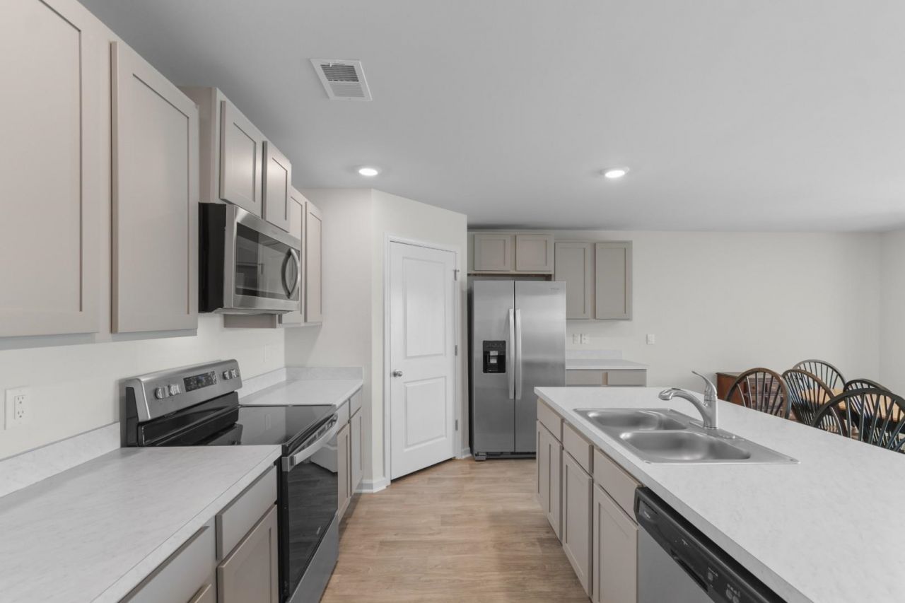 518 Sugar Pine Dr.  Photo 5