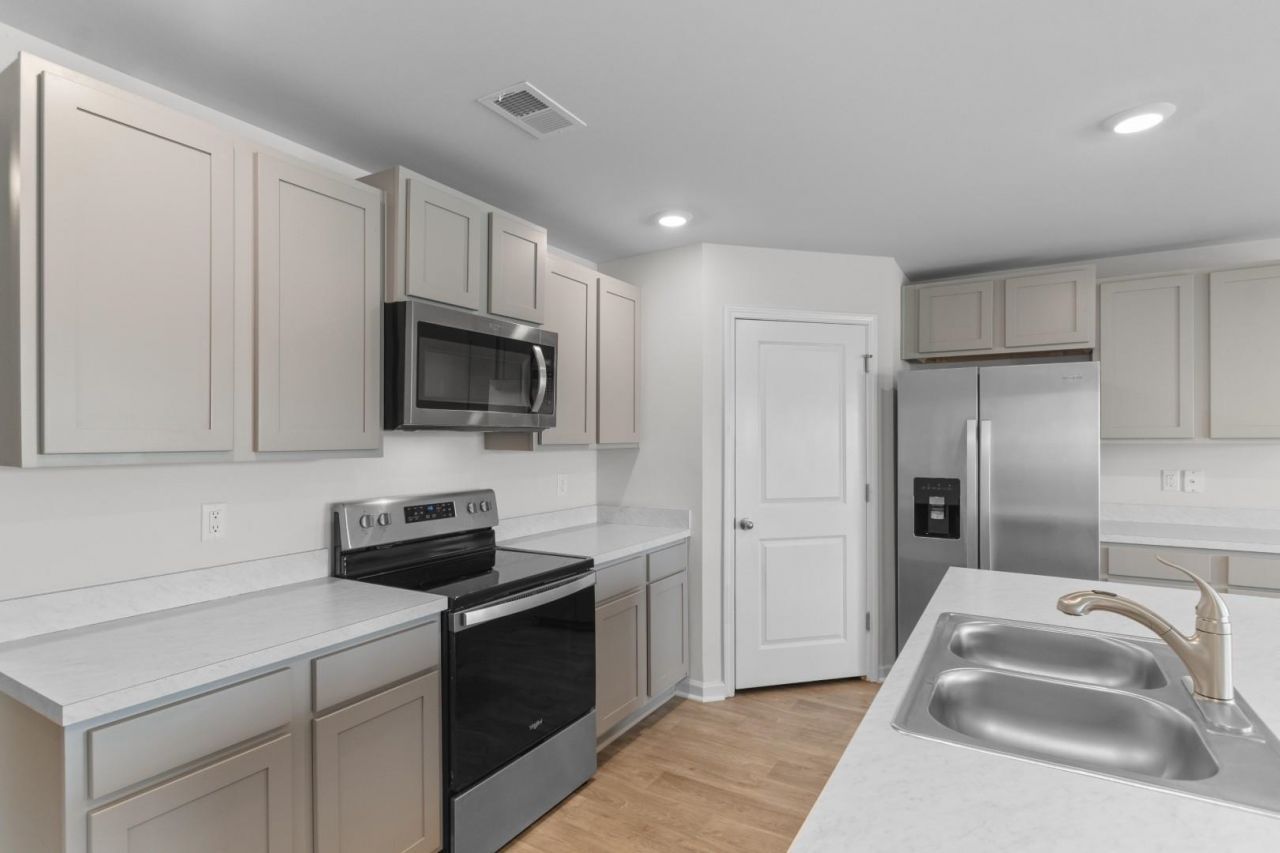 518 Sugar Pine Dr.  Photo 6