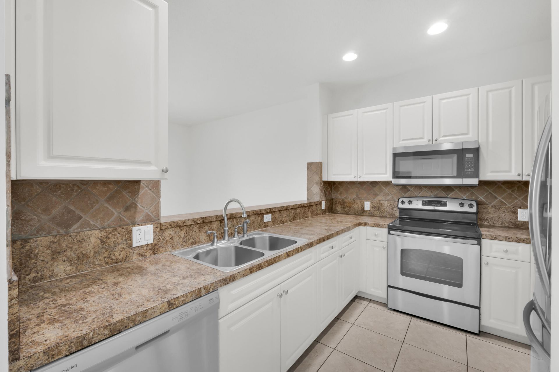 2581 Riverside Drive, Coral Springs, FL 33065 Photo