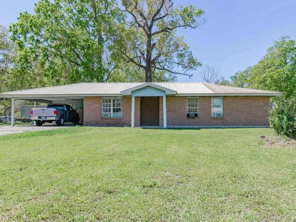 25380 Winter St, Plaquemine, LA 70764