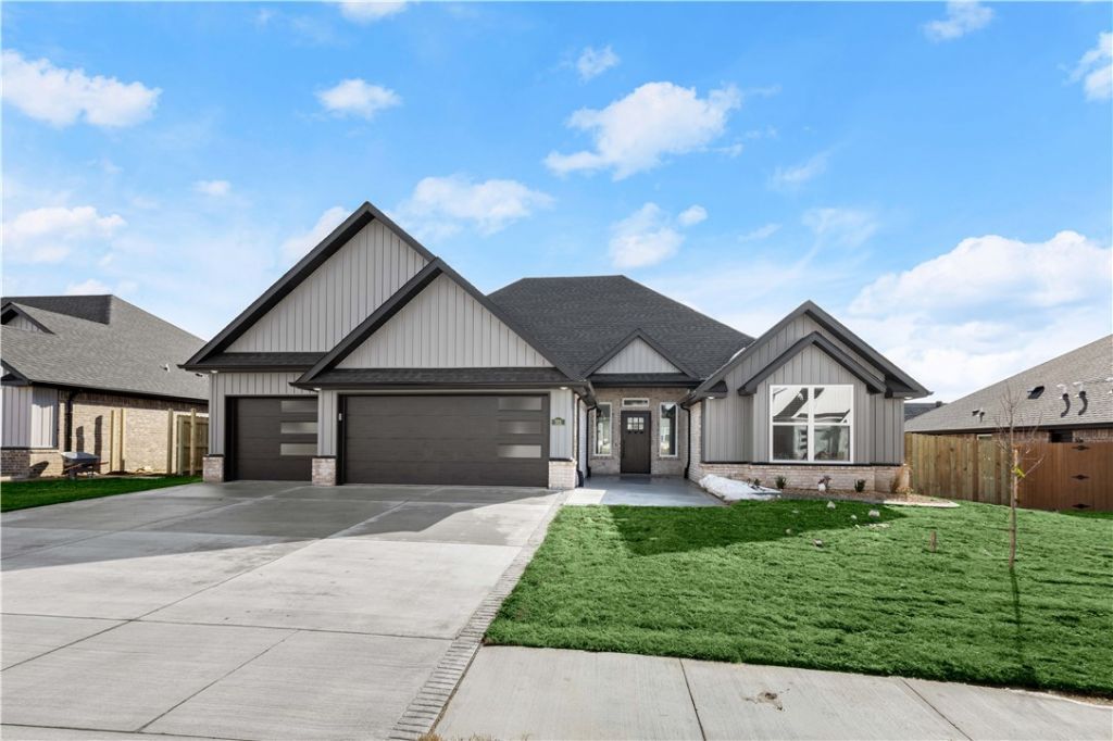 701 Bronco Street, Centerton, AR 72719 Main Photo