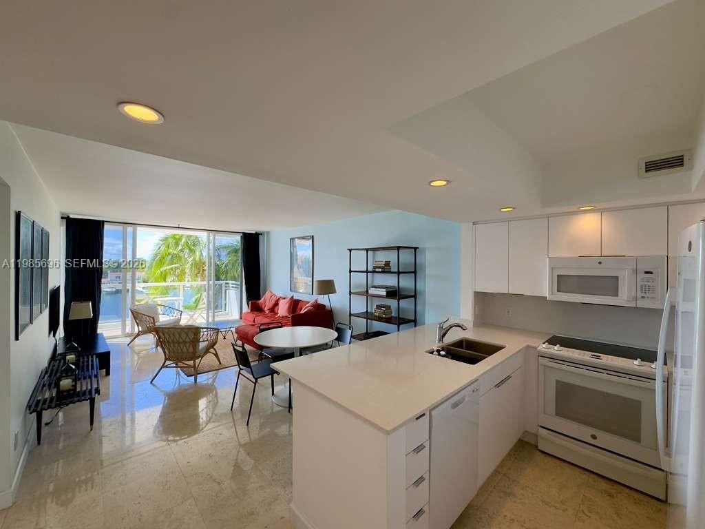 5600 Collins Ave, Unit 5L, Miami Beach, FL 33140 Photo