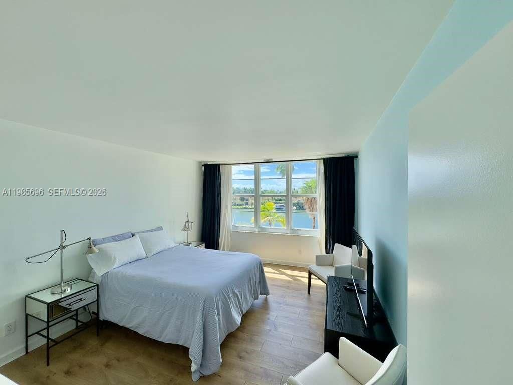 5600 Collins Ave, Unit 5L, Miami Beach, FL 33140 Photo