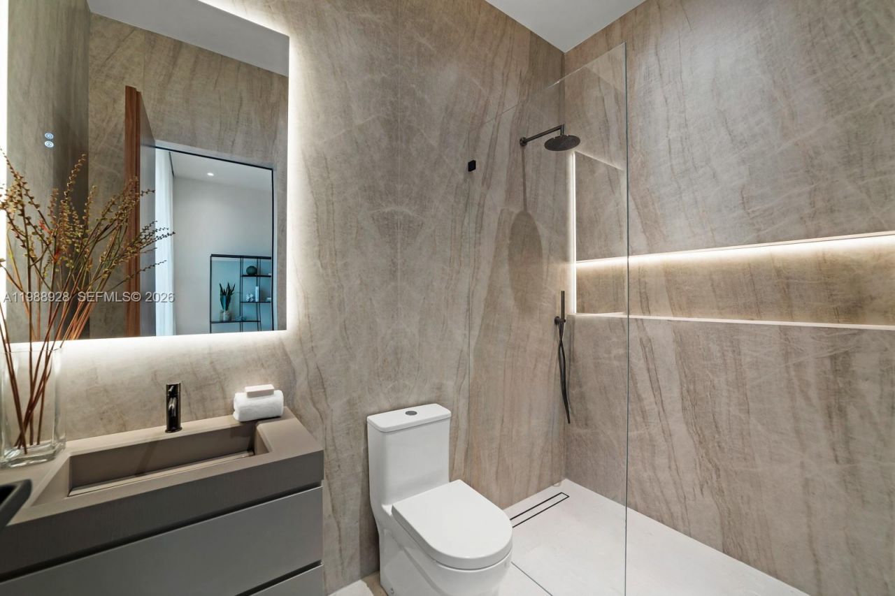 5545 SW 81st Ter , Miami, FL 33143 Photo