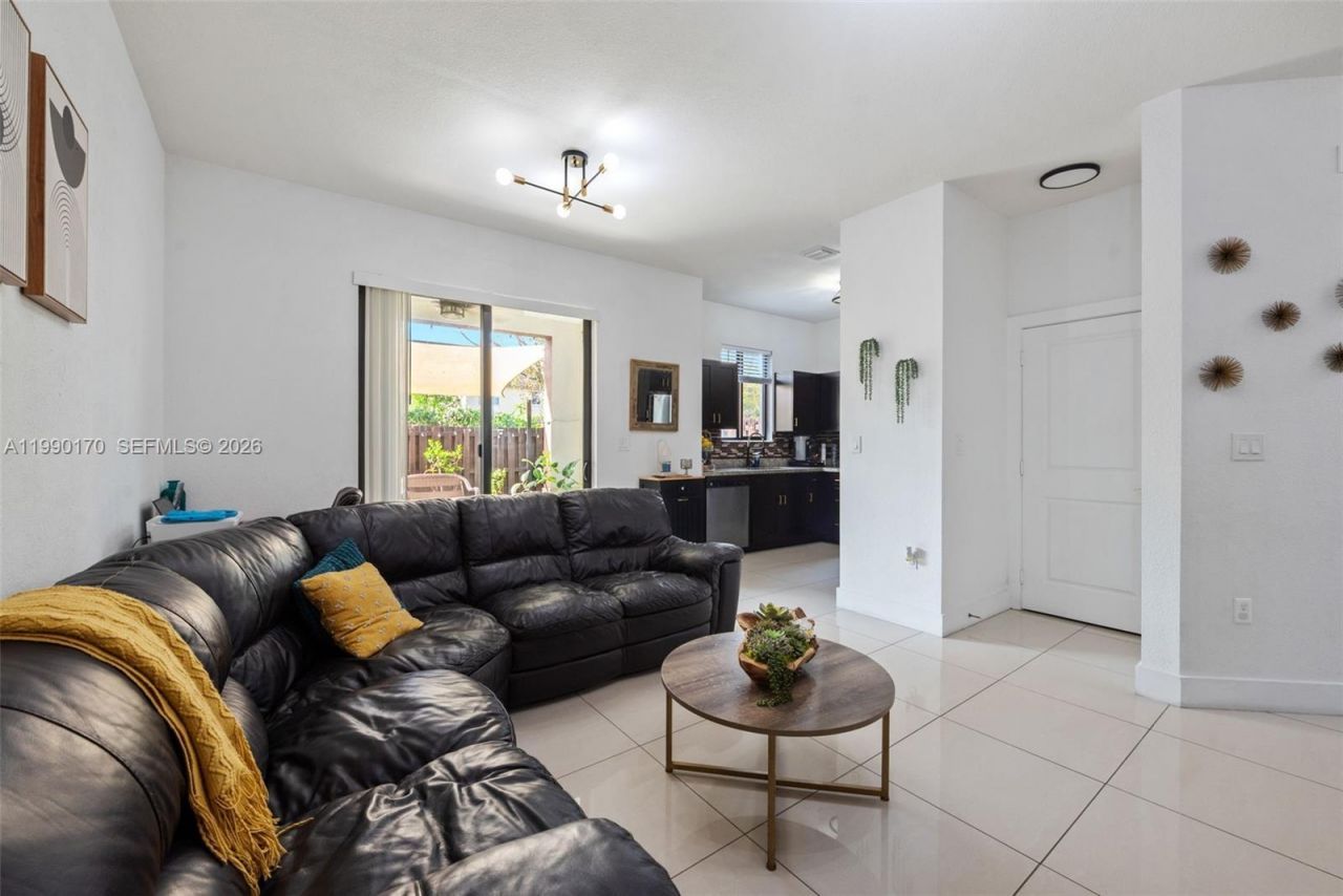 12748 SW 131st Ter, Miami, FL 33186 Photo