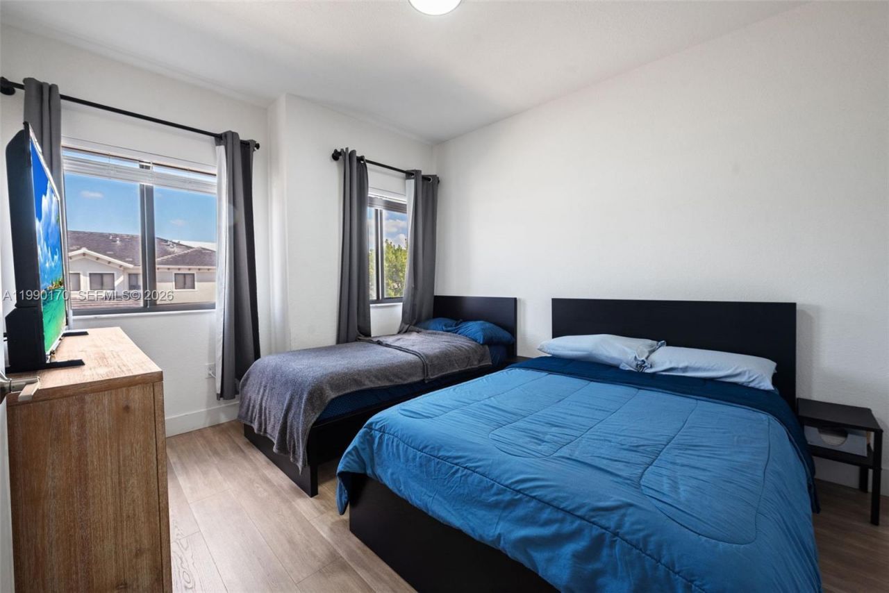 12748 SW 131st Ter, Miami, FL 33186 Photo