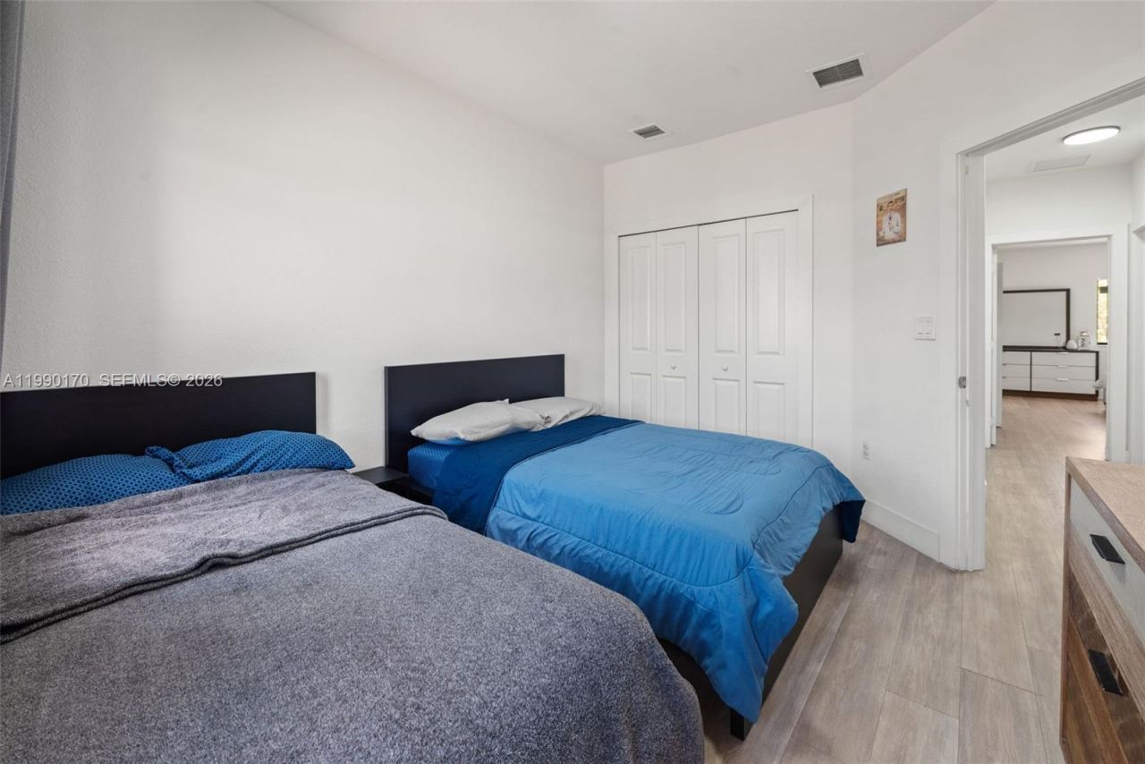 12748 SW 131st Ter, Miami, FL 33186 Photo