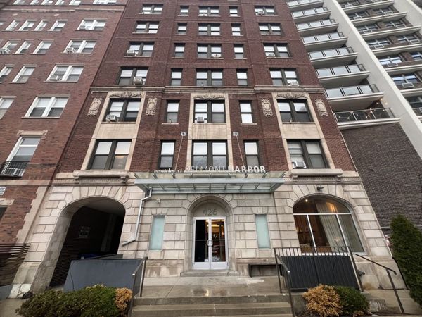 426 W Belmont Avenue , Unit 1001, Chicago, IL 60657