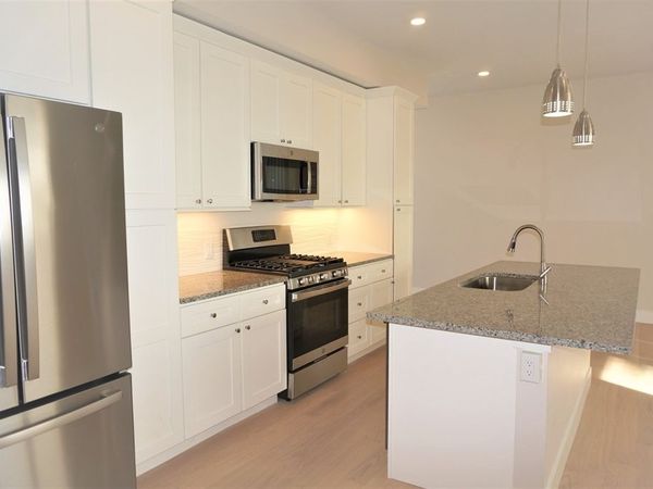 99 Moody Street, Unit #6, Waltham, MA 02453