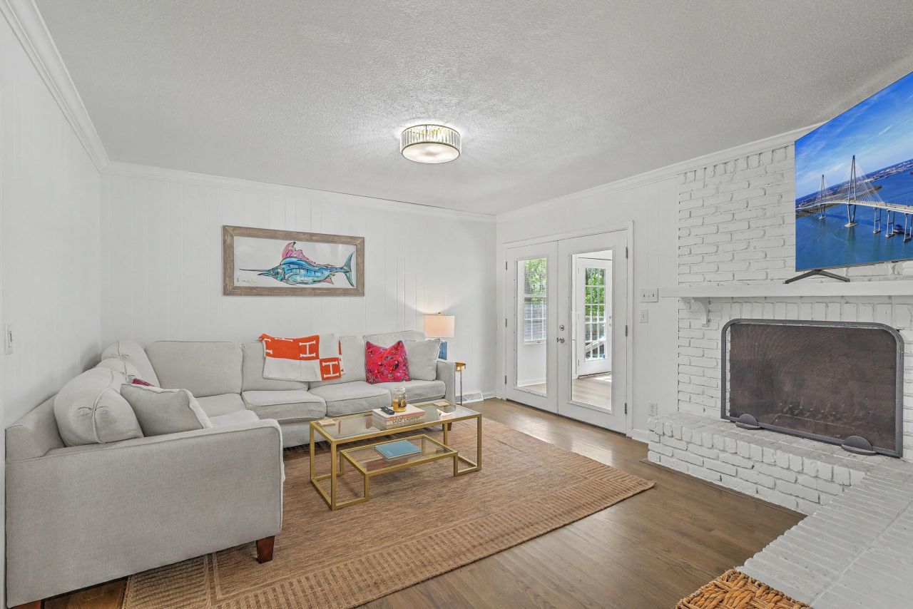 737 Canary Drive Photo 10