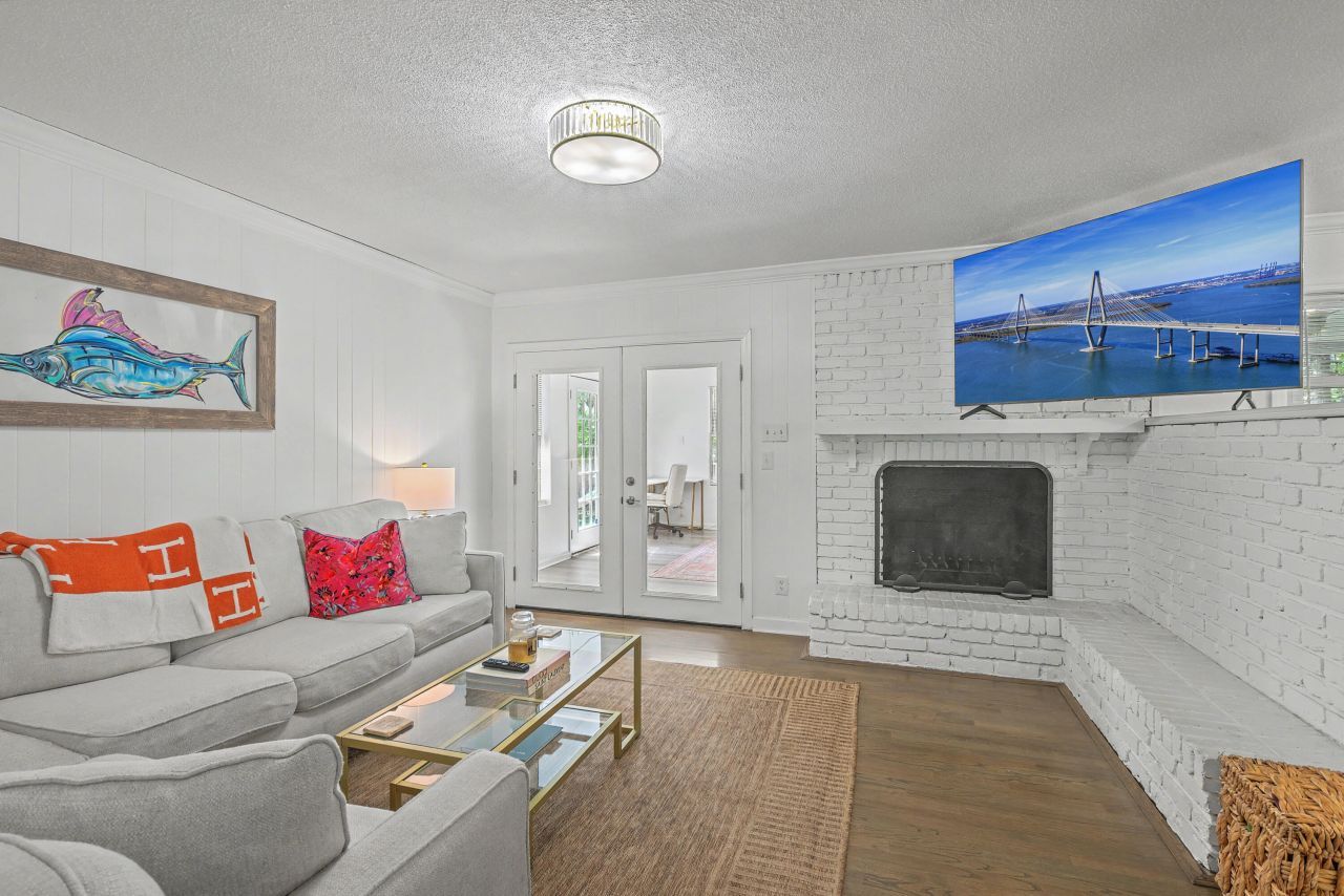 737 Canary Drive Photo 12