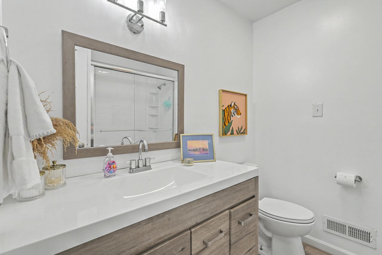 737 Canary Drive Photo 28