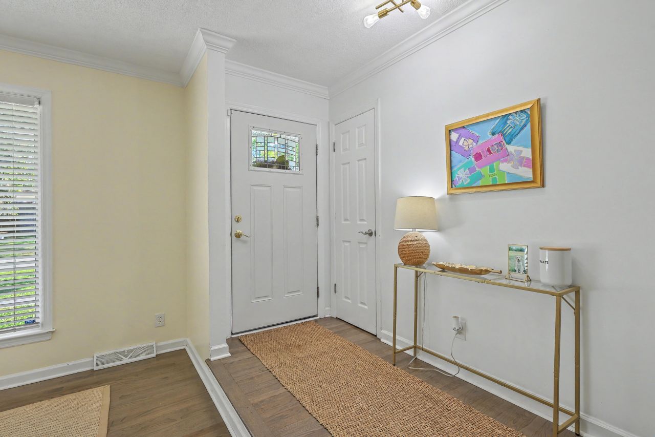 737 Canary Drive Photo 6