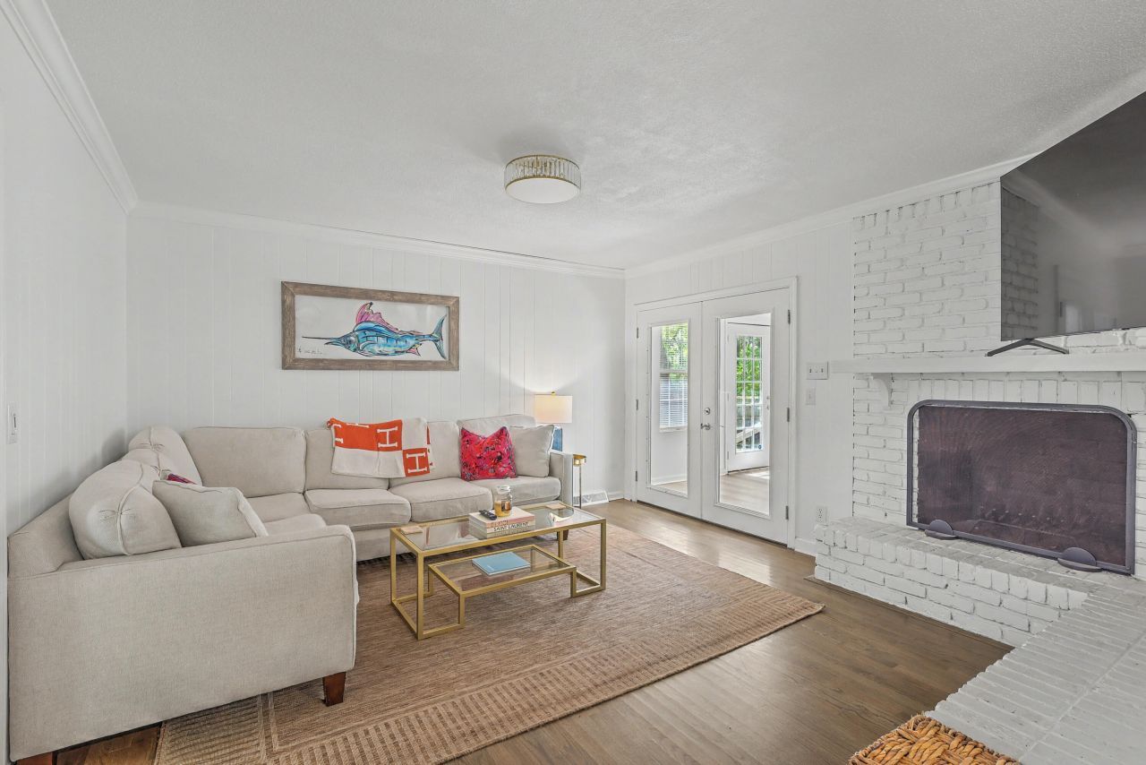 737 Canary Drive Photo 9