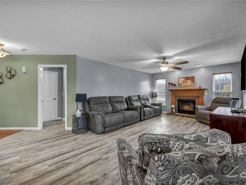 4195 Jenee Drive , Lorain, OH 44053 Photo 10