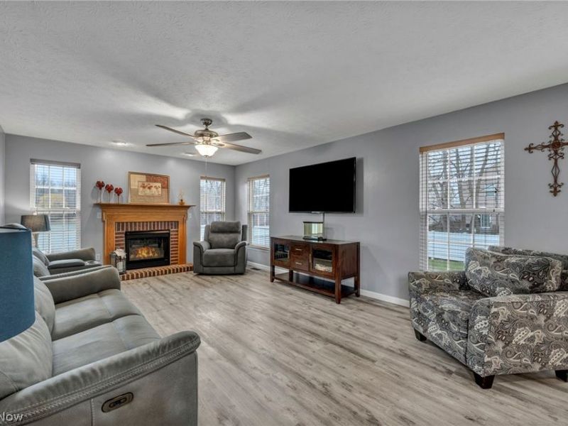 4195 Jenee Drive , Lorain, OH 44053 Photo 9