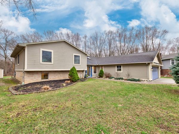 5933 Salabelle Street, Jackson, MI 49201