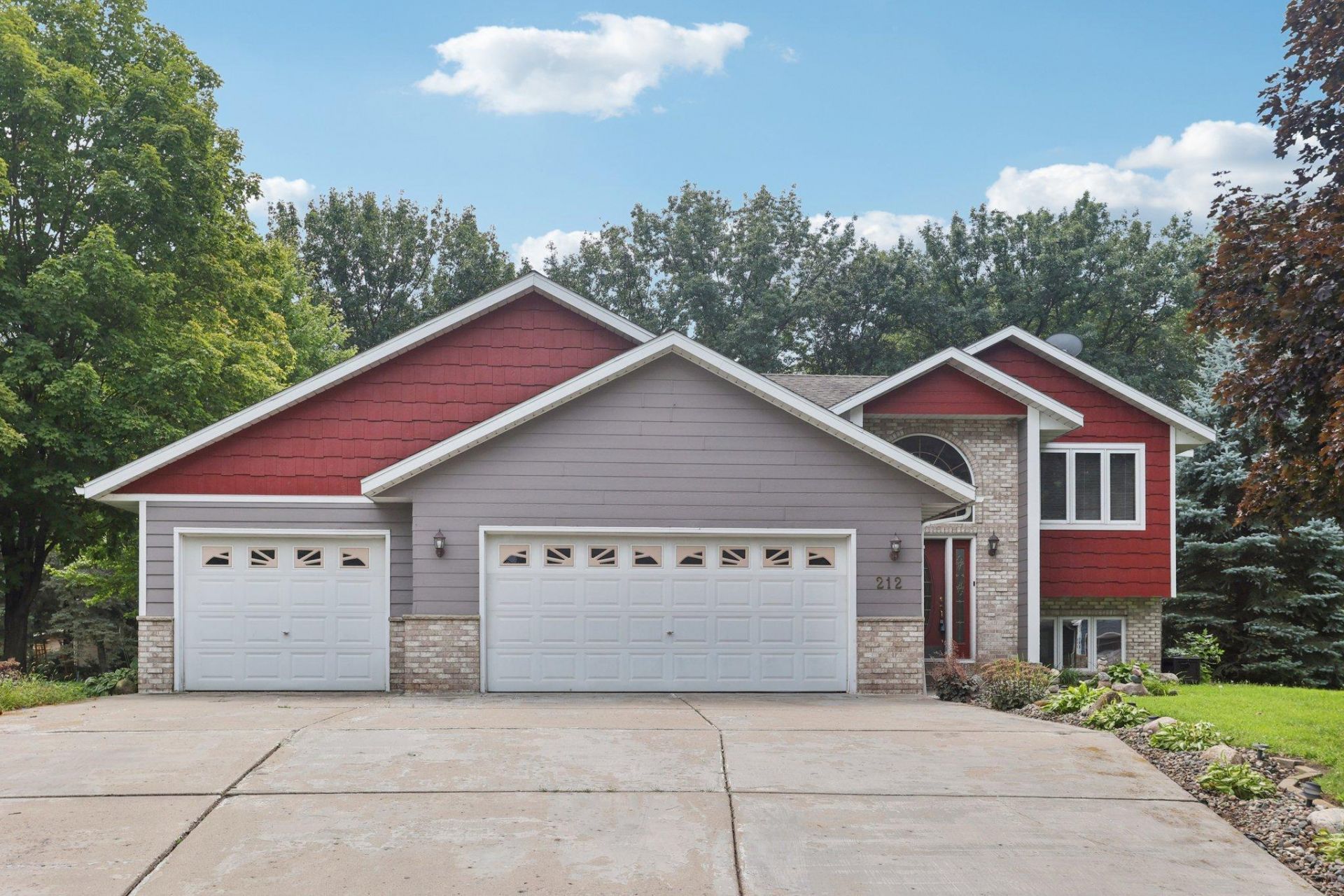 212 Greenbriar Lane, Buffalo, MN 55313 Main Photo