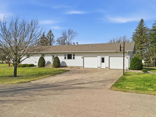 6 3rd Street, Easton, MN 56025