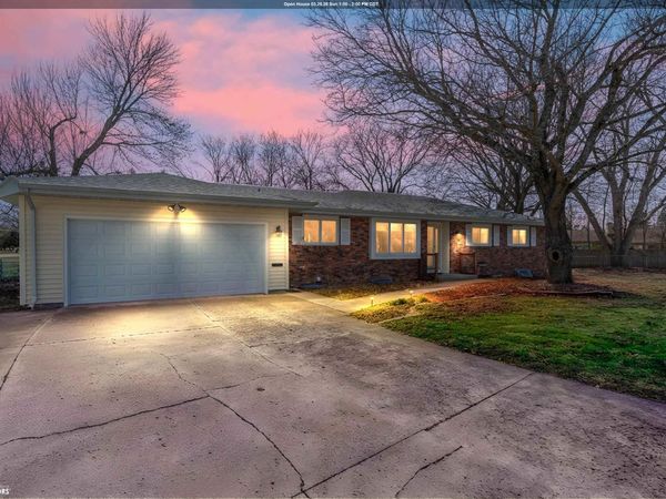 126 Broadmoor Circle, Ames, IA 50010