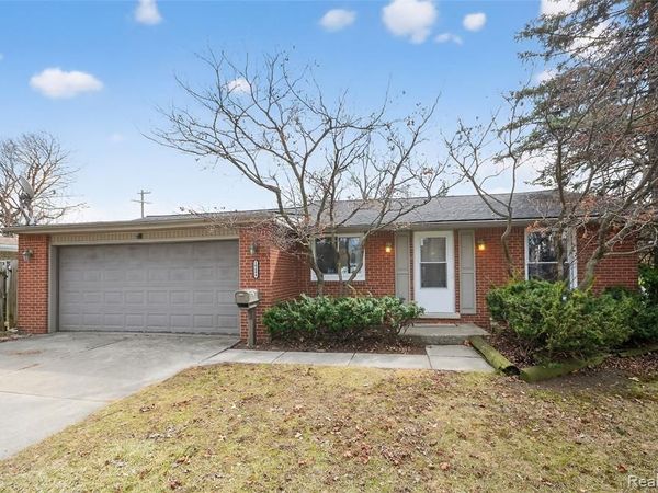 18499 Kesh Street, Southfield, MI 48076