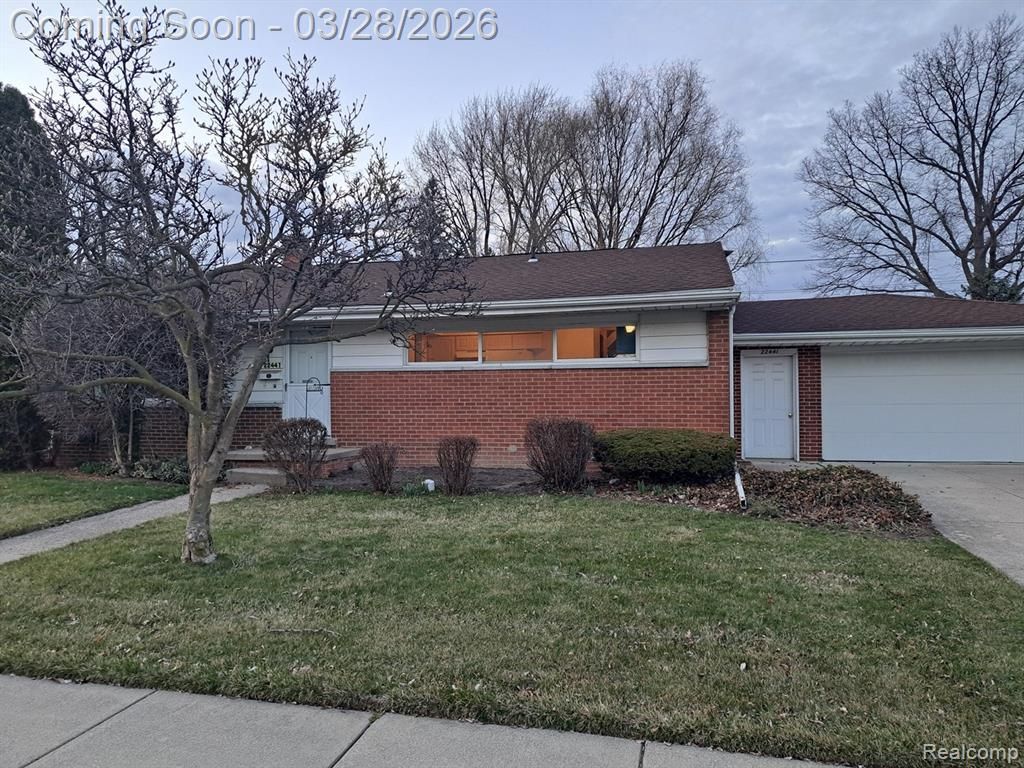 22441 E Price Drive, Clinton Township, MI 48035 Main Photo
