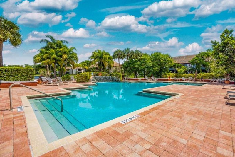 10265 Gandy Boulevard N, Unit 907, Saint Petersburg, FL 33702 Photo