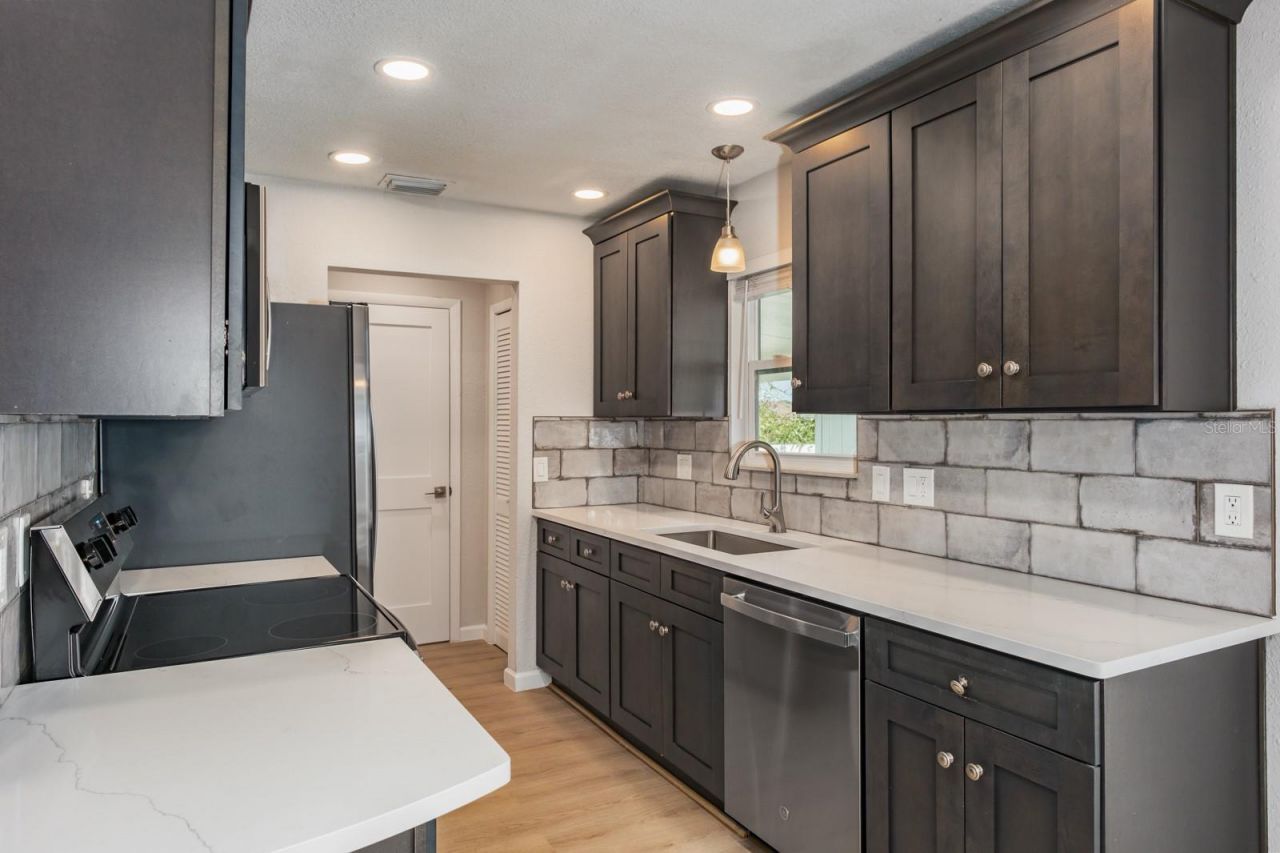 4228 37th Avenue N, Saint Petersburg, FL 33713 Photo