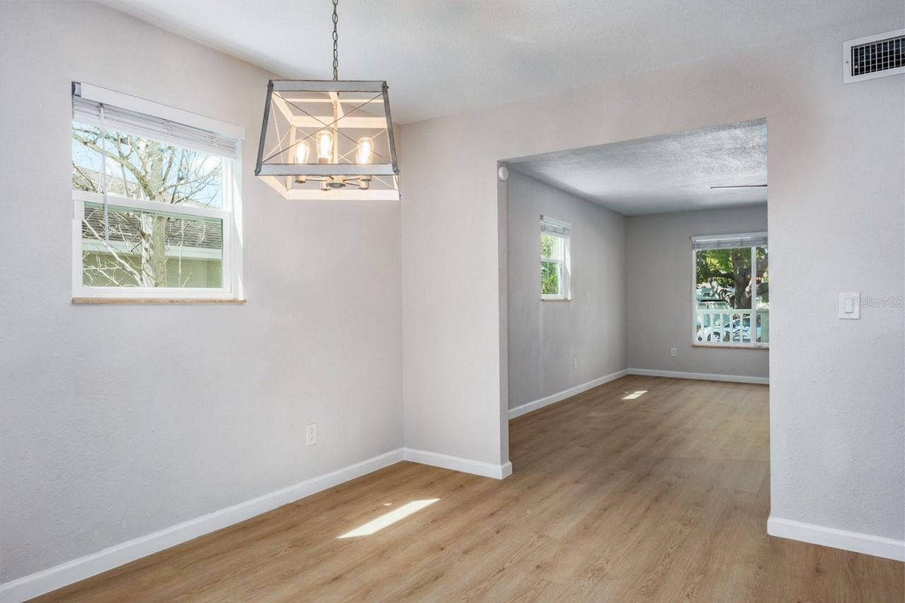 4228 37th Avenue N, Saint Petersburg, FL 33713 Photo