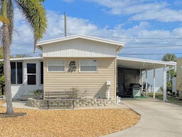 716 CAREFREE , VENICE, FL 34285