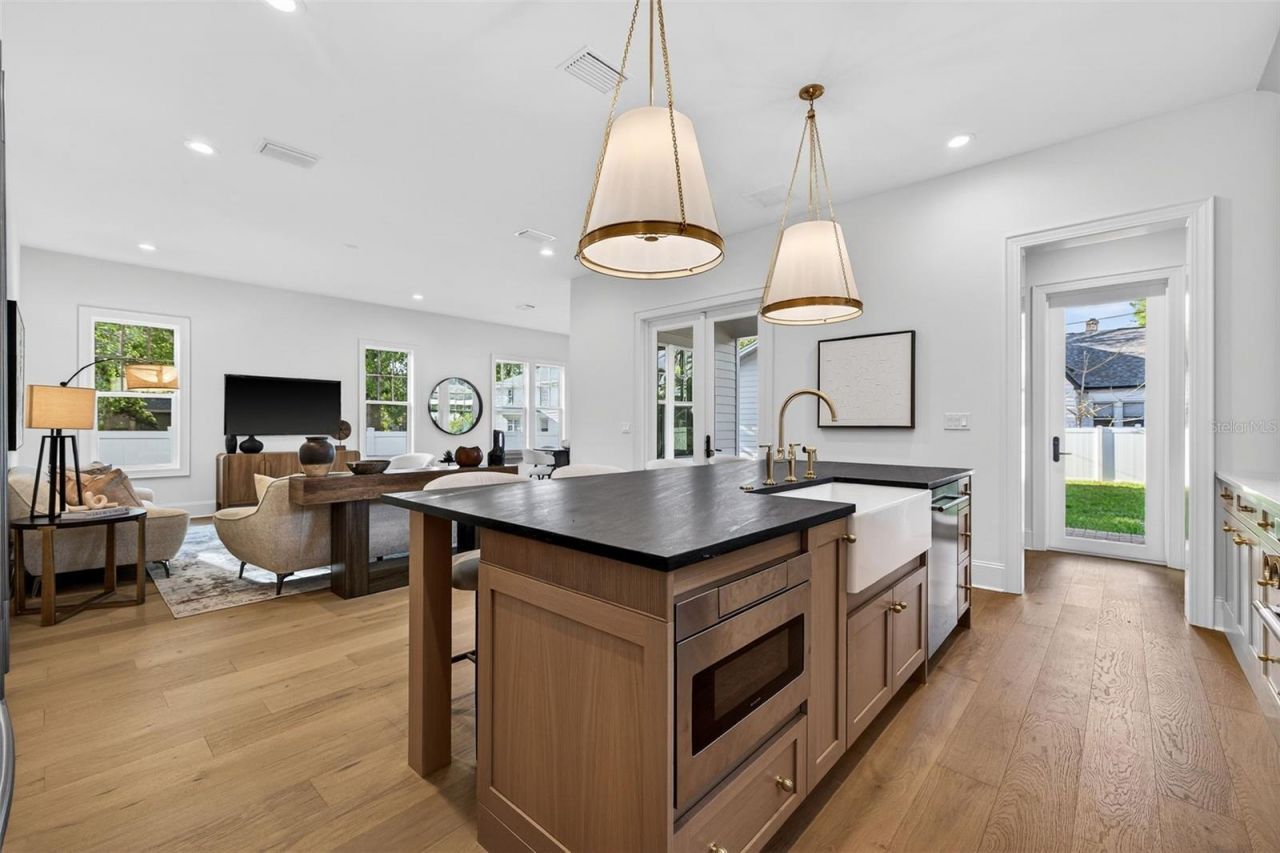 939 19th Avenue N, Saint Petersburg, FL 33704 Photo