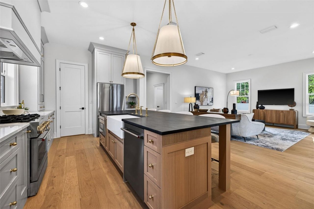 939 19th Avenue N, Saint Petersburg, FL 33704 Photo