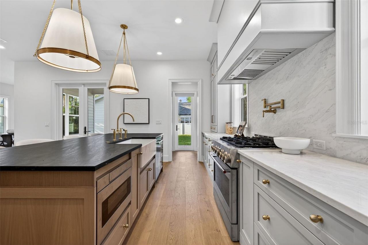 939 19th Avenue N, Saint Petersburg, FL 33704 Photo