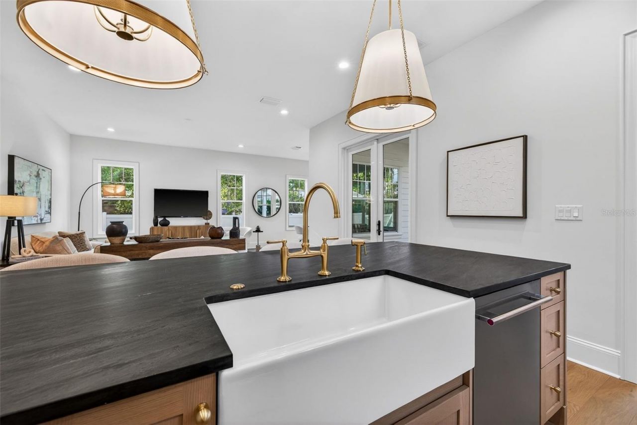 939 19th Avenue N, Saint Petersburg, FL 33704 Photo