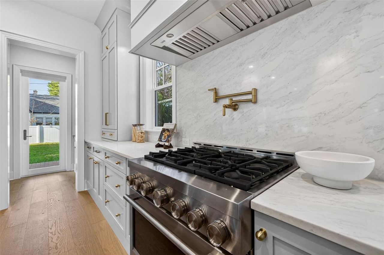 939 19th Avenue N, Saint Petersburg, FL 33704 Photo