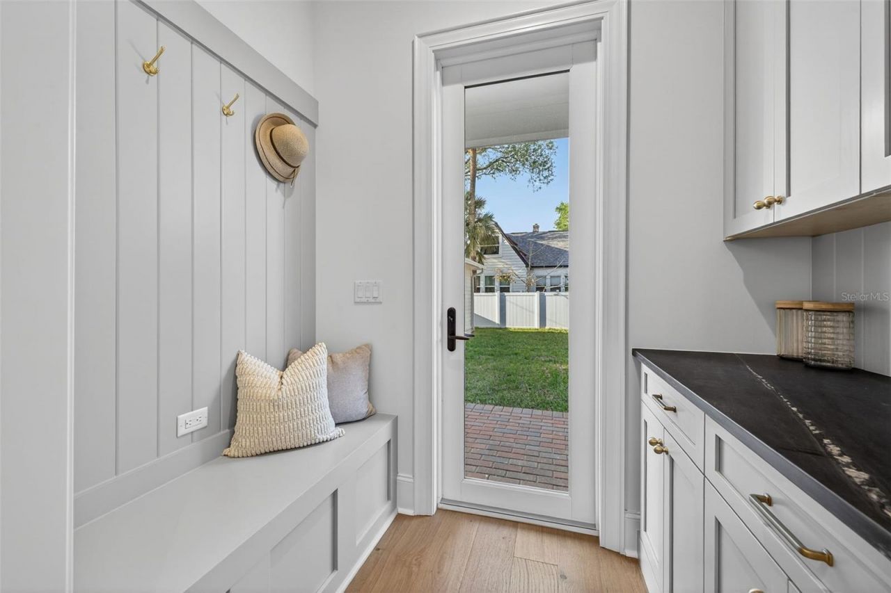 939 19th Avenue N, Saint Petersburg, FL 33704 Photo