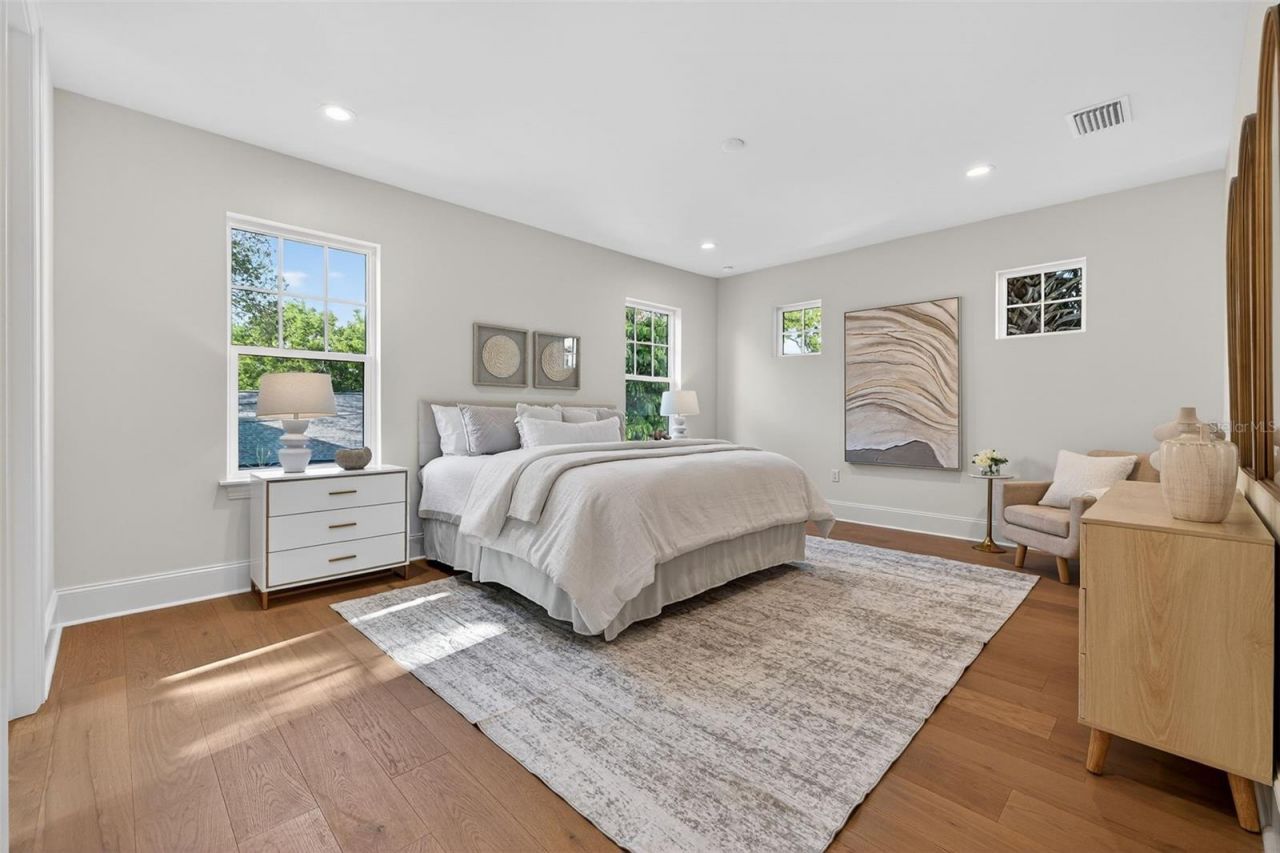 939 19th Avenue N, Saint Petersburg, FL 33704 Photo