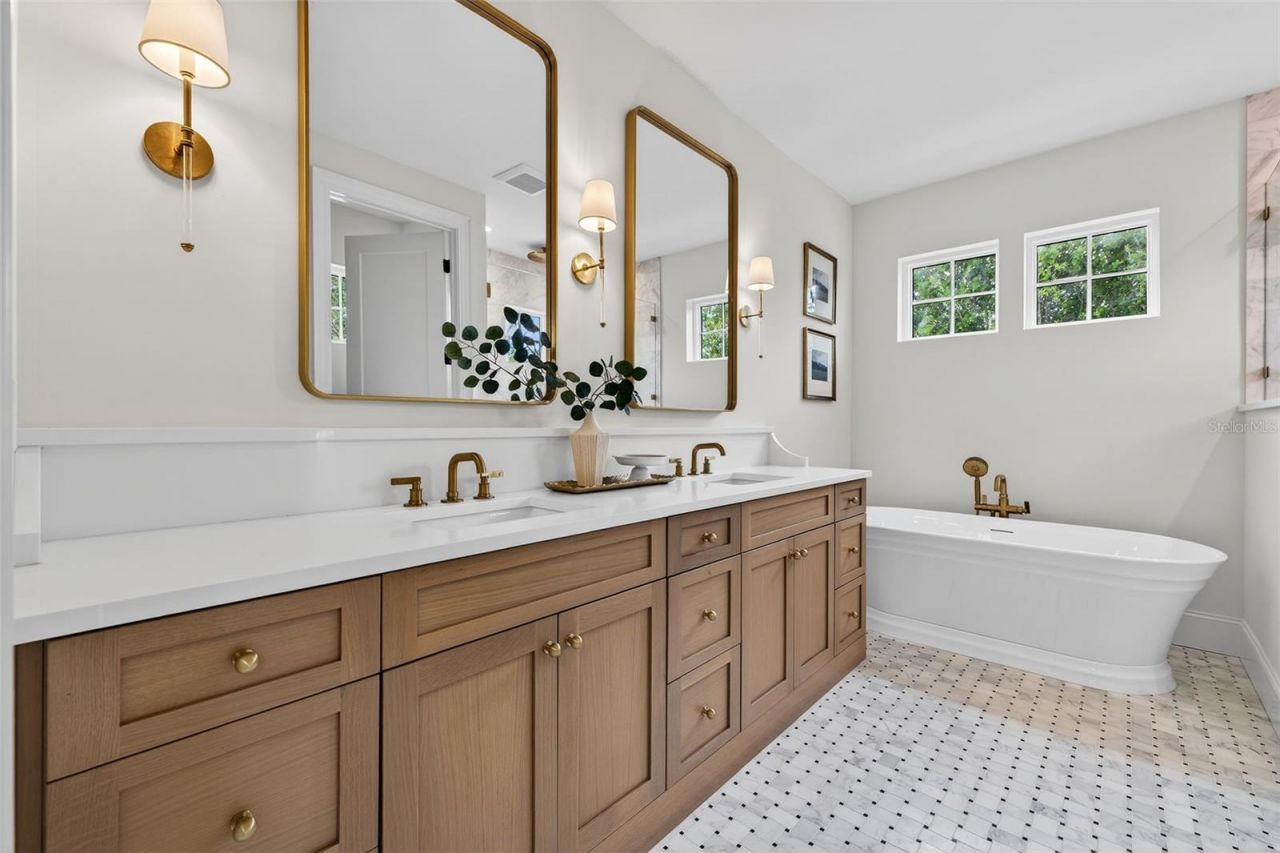 939 19th Avenue N, Saint Petersburg, FL 33704 Photo