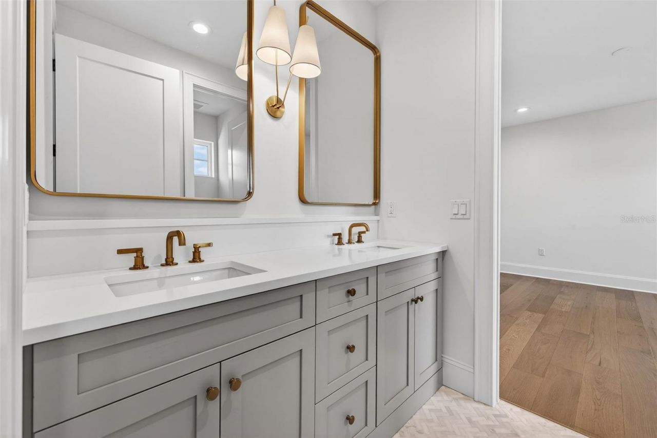 939 19th Avenue N, Saint Petersburg, FL 33704 Photo